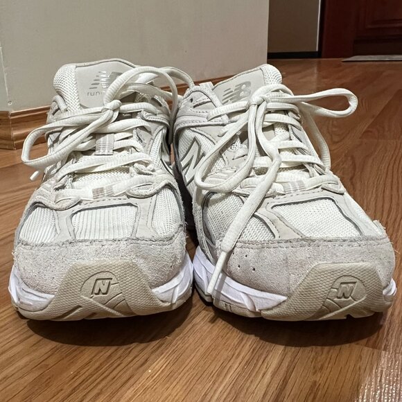 New Balance 530 Sneakers. Cream / Neutral - Women’s 6.5 - Picture 4 of 8